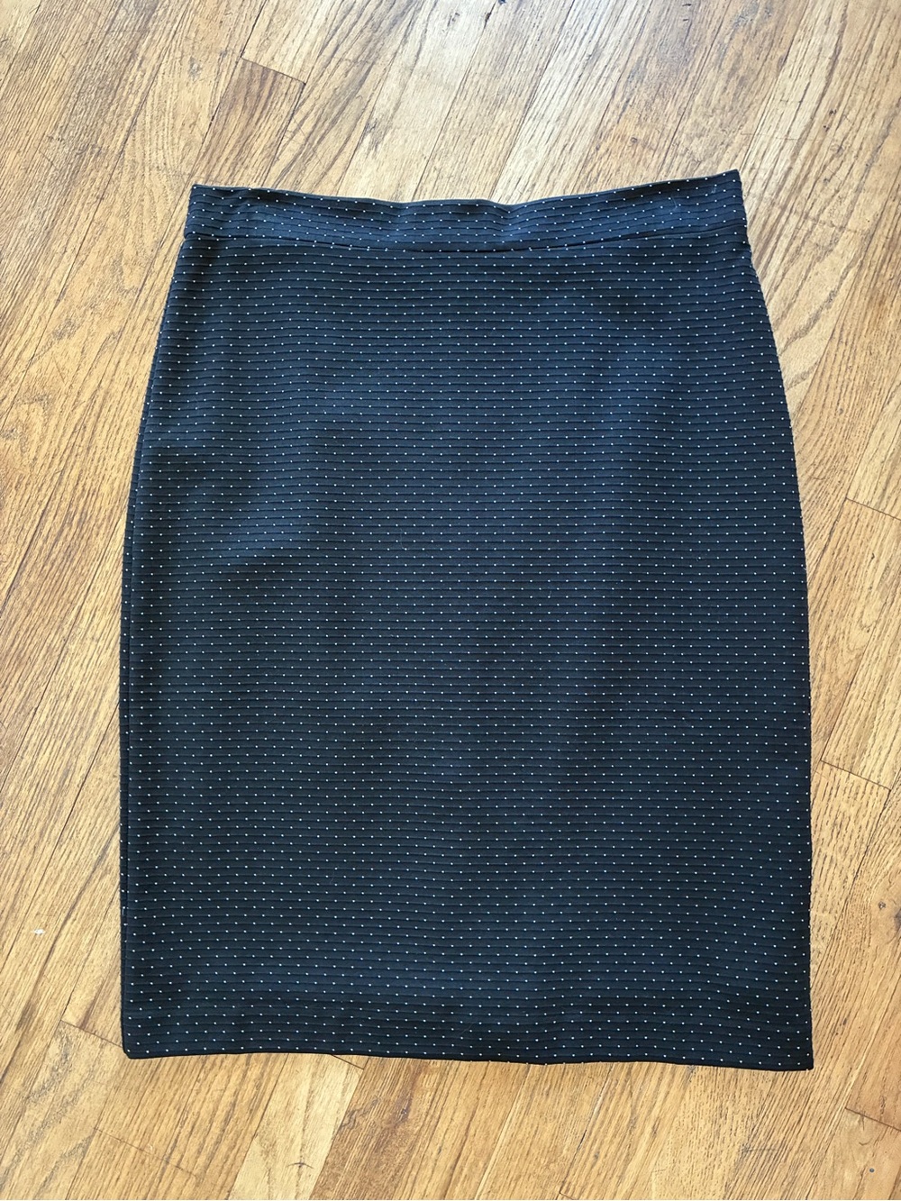 Banana Republic Black Pencil Skirt with Micro Dot Detail size 6